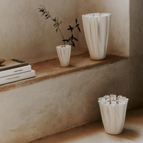 Lunaris Maze Ceramic Vase Ikebana Accent Sculpture for Modern Artistic Living Spaces